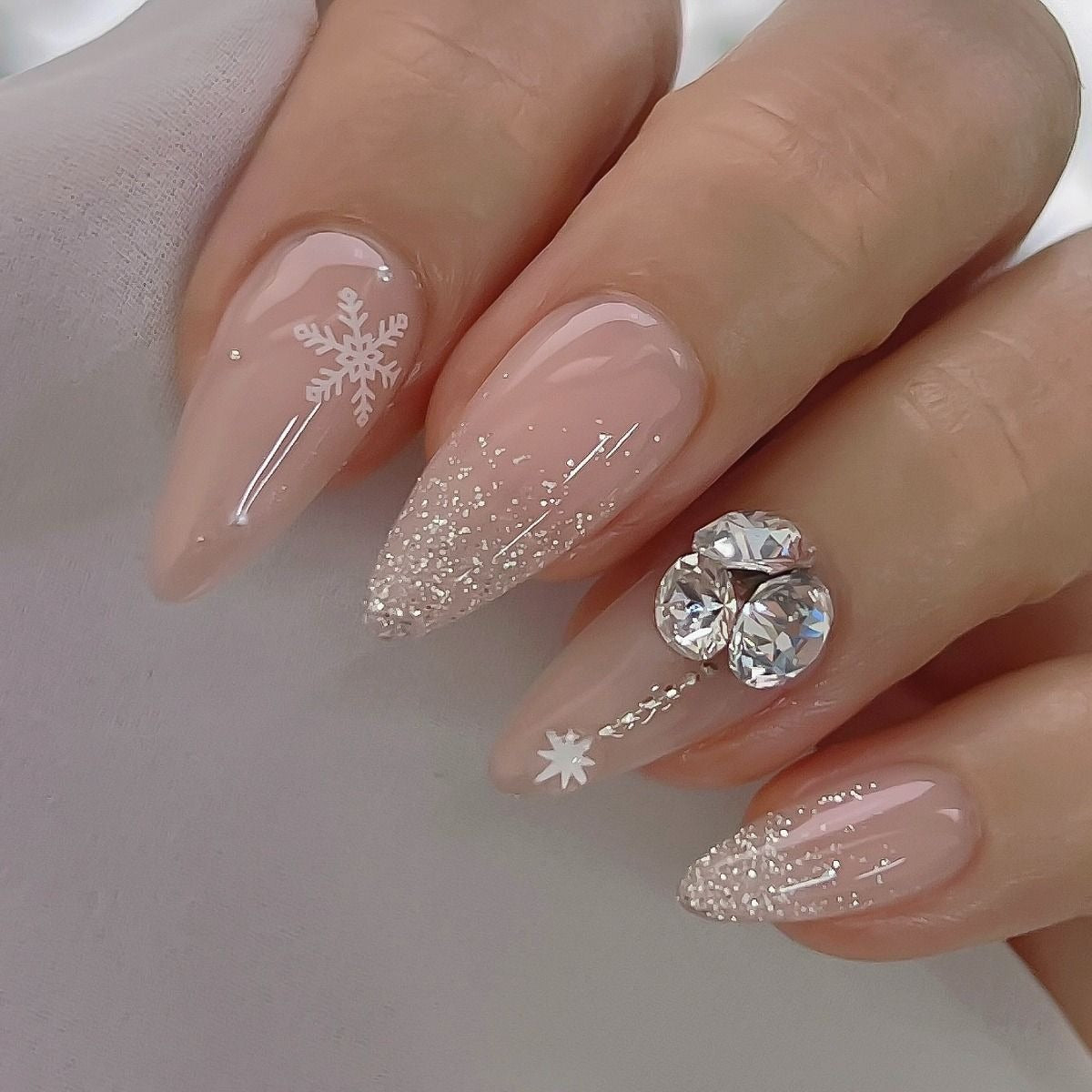 Glitter Gel Wedding Nailbayo DOI | Nailbayo