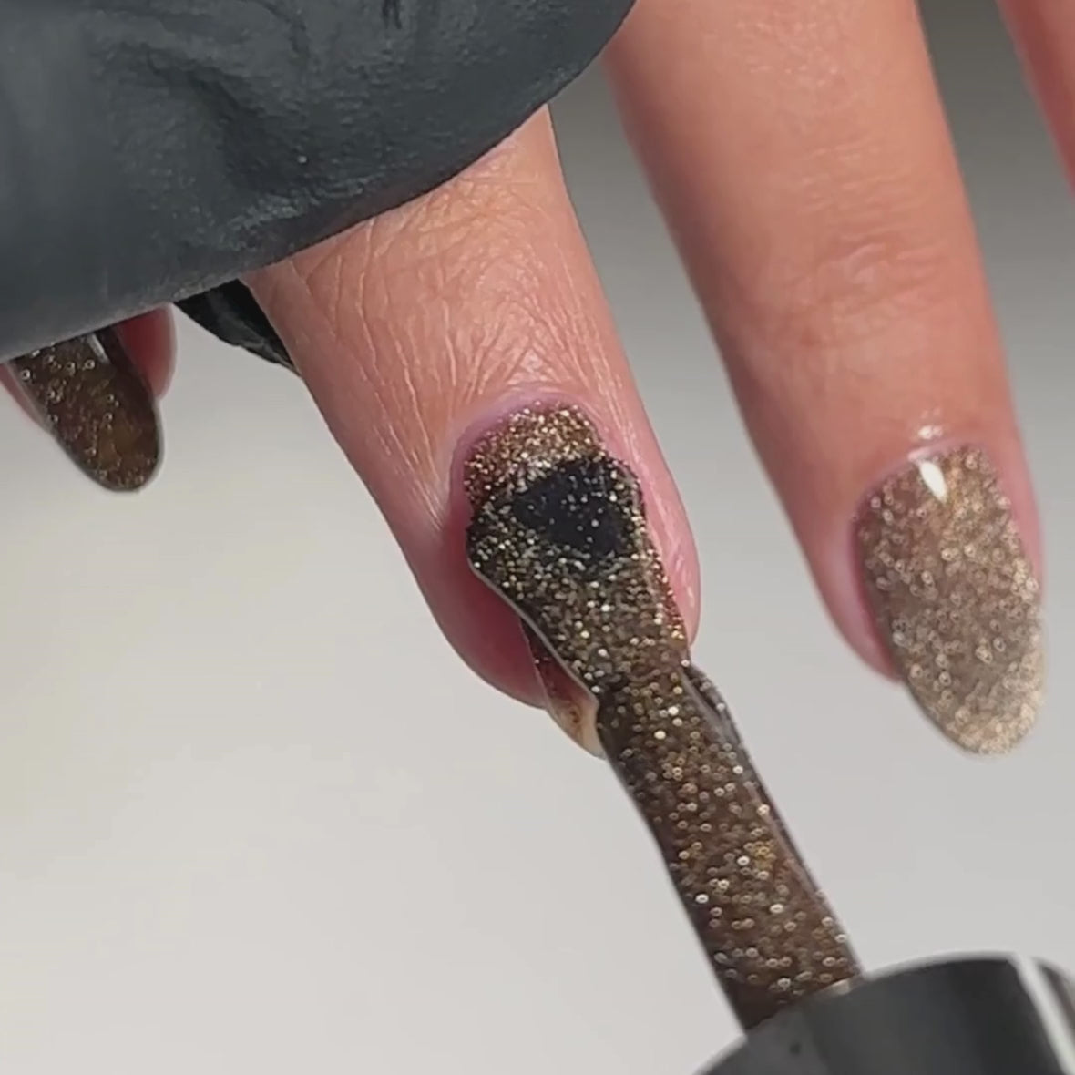 The GelBottle Sleigh Cat-Eye